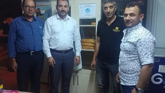 Ülkü Ocakları ilçe temsilcileri de askıda ekmek uygulamasına başladı
