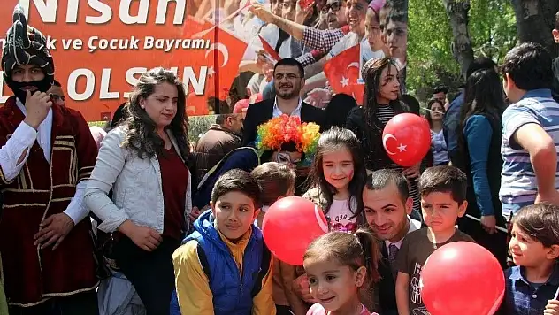 Ülkü Ocakları 23 Nisan Ulusal Egemenlik ve Çocuk Bayramı'nı kutladı
