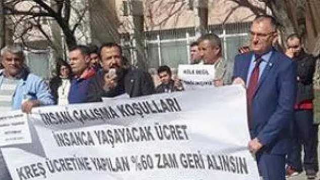 ÜNİVERSİTEDE SES'Lİ ZAM ZAFERİ!