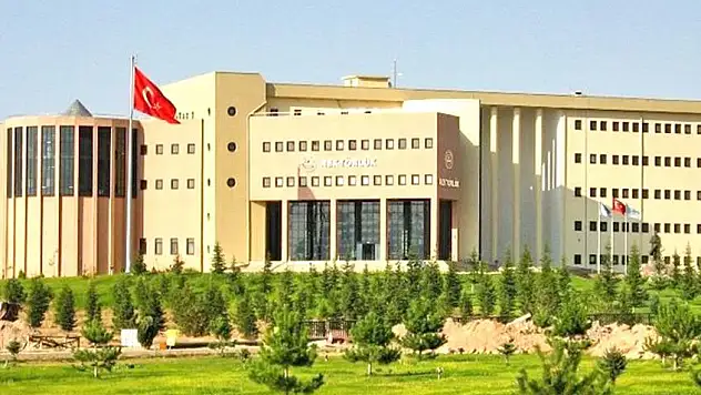 'Üniversitemiz Soruşturma Sürecinden Yüzünün Akıyla Çıkmıştır'