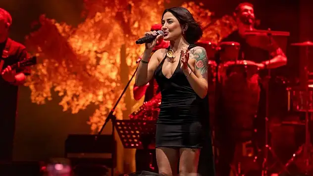 Ünlü sanatçı Melek Mosso memleketi Kayseri'de konser verecek!