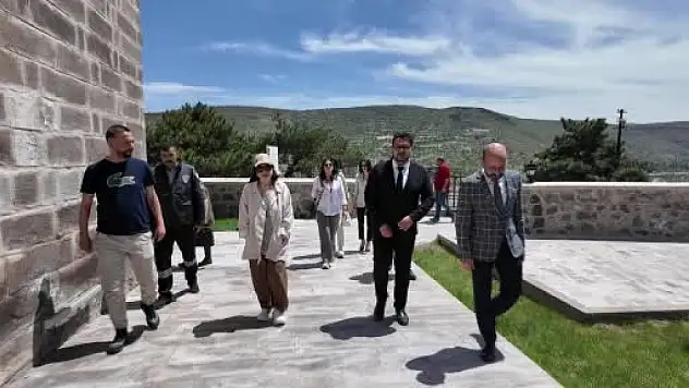 Ünlü yıldız Kayseri'ye çok yaklaştı