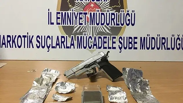 Uyuşturucu aramasında 4 kişi yakalandı
