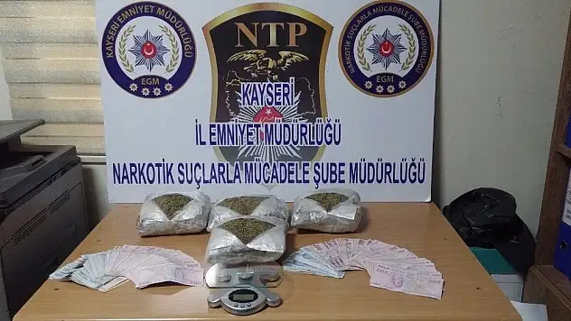 Yolcu Otobüsünde Uyuşturucu Operasyonu 