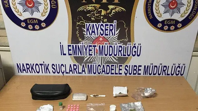 Uyuşturucu taciri sağlık görevlisi de gözaltına alındı