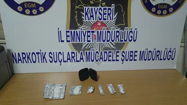 Uyuşturucu satıcıları yakalandı