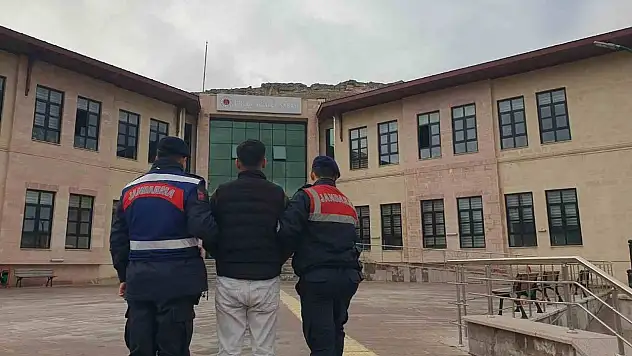Uyuşturucu taciri jandarmadan kaçamadı