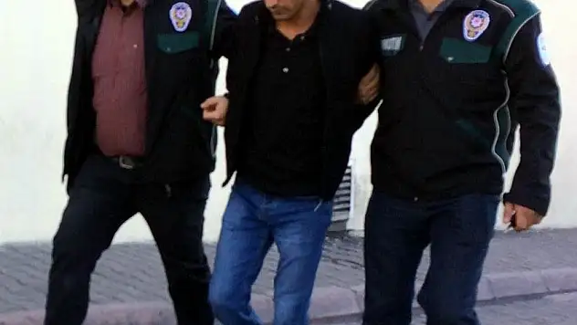 Uyuşturucu tacirleri adliyeye çıkarıldı