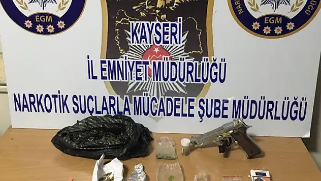 Uyuşturucu tacirlerine gözaltı