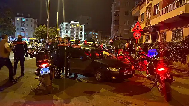 Uyuşturucu tacirleri kovalamaca sonucu yakalandı
