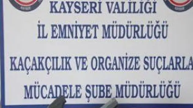 UYUŞTURUCU TACİRLERİNE GÖZALTI