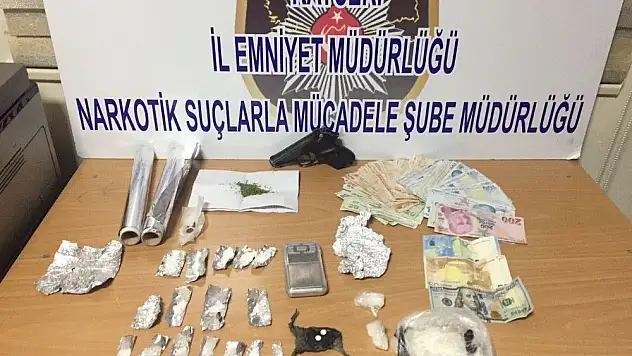 Uyuşturucu tacirlerine operasyon: 5 gözaltı