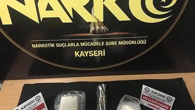 Uyuşturucuyu kapı pervazına gizlemiş
