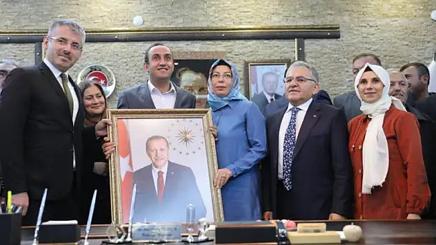 ÜZERİMİZDEN TÜFEK ATMAKTAN VAZGEÇİN