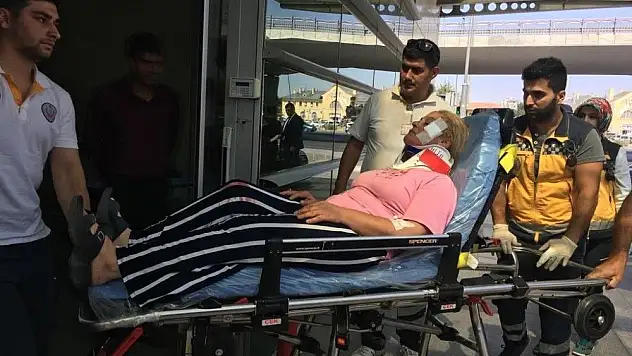Temizlik sırasında üzerine bozdolabı devrilen kadın yaralandı