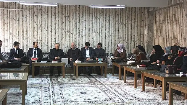 Vaiz ve vaizeler için 'İlmi Müzakere' toplantısı yapıldı