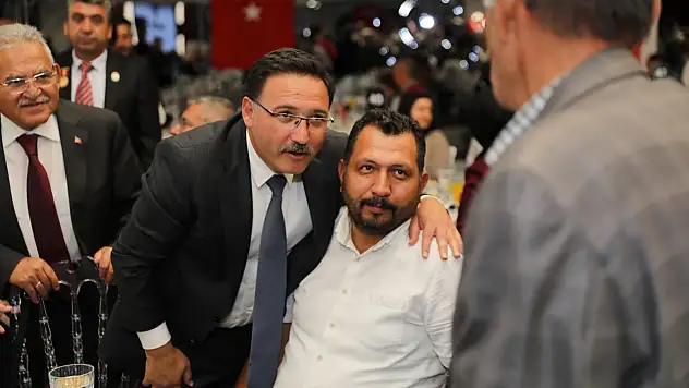 Vali Çiçek, gazilerle yemekte buluştu
