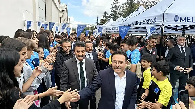 Vali Çiçek: Her mahallede olmak için büyük bir mücadele veriyoruz
