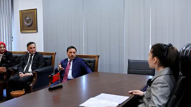 Vali Çiçek'in koltuğunu Zeynep devraldı: Bu koltuk, büyük bir sorumluluğun da simgesidir