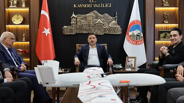 Vali Çiçek, makamında GÖKTİM KartalAir Takımını kabul etti