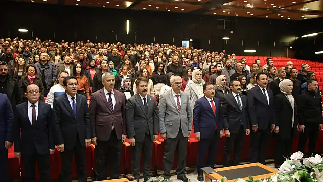 Vali Çiçek, öğretmenlerle buluştu