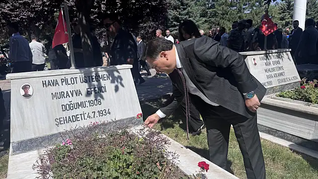 Vali Çiçek şehitlikte konuştu: Acımız taze, kararlılığımız aynı
