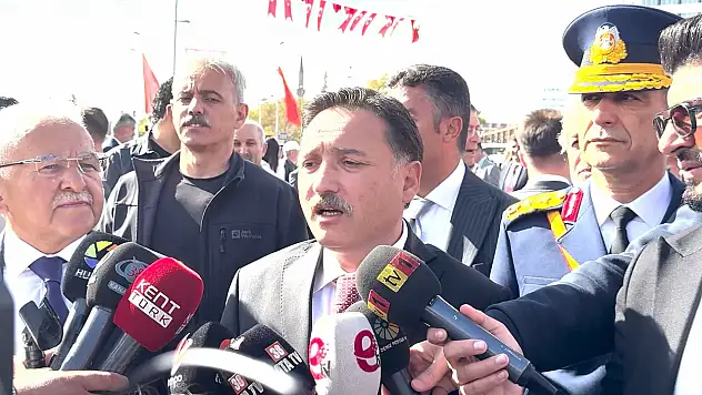 Vali Çiçek'ten dikkat çeken Cumhuriyet mesajı: Cesaret, inanç ve kararlılık