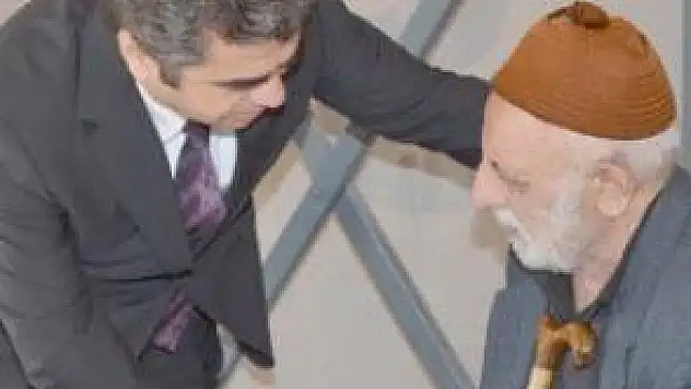 VALİ DÜZGÜN'DEN ŞEHİT POLİS MEMURUNUN BABA EVİNE TAZİYE ZİYARETİ
