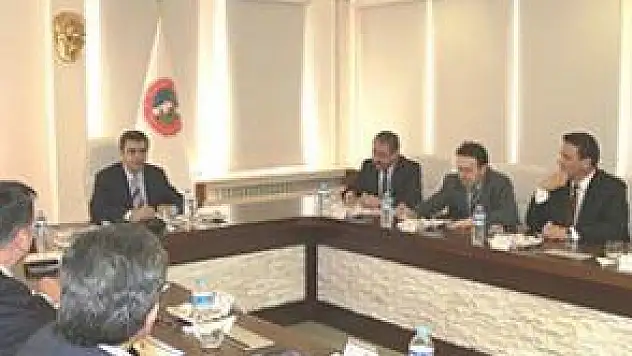 VALİ DÜZGÜN ÜNİVERSİTELERİN GÜVENLİK TOPLANTISINA KATILDI