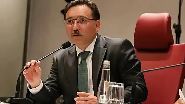 Vali Gökmen Çiçek kalacak mı? Hulusi Akar'dan dikkat çeken mesaj
