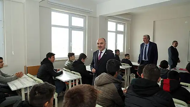 Vali Günaydın'dan Öğrencilere Söz!