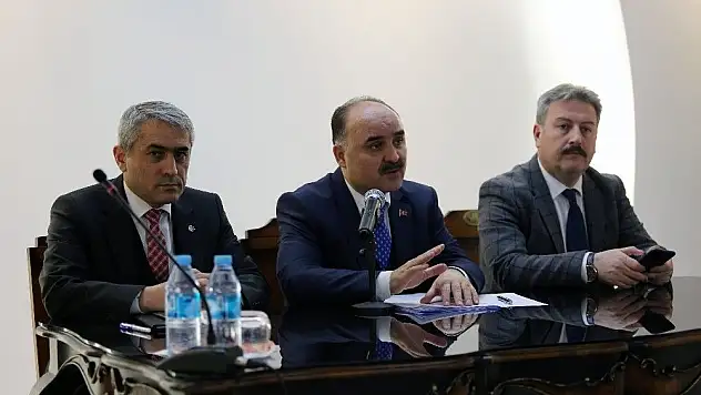Vali Günaydın Talas'ta muhtarların sorunlarını dinledi