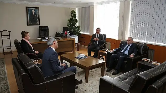 Vali Kamçı Bölge Müdürlerini Ziyaret Etti