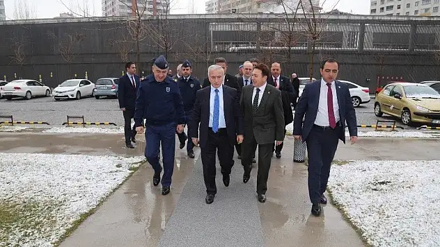 Vali Kamçı iade-i ziyaretlere devam ediyor
