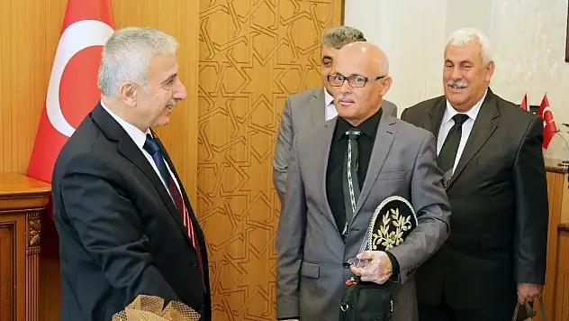 Vali Kamçı Kıbrıslı Öğretmen ve Öğrencileri Kabul Etti