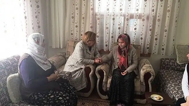 Bayan Kamçı, 'Şehit aileleri bizlere şehitlerimizin emanetidir&quot