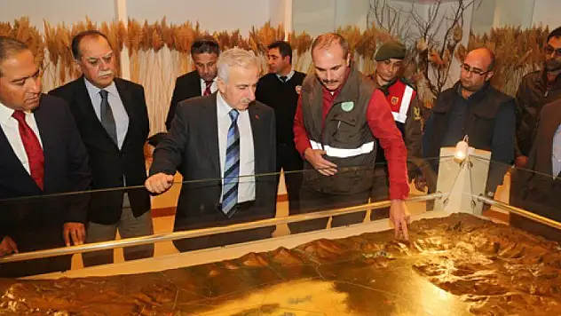 Vali Kamçı Sultan Sazlığın'da incelemelerde bulundu