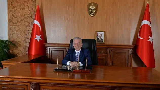 Vali Kamçı 'Türkiye Cumhuriyetinin 95'nci yıldönümünü gururla kutlamaktayız'
