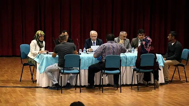 Vali Kamçı Vatandaşların Sorunlarını Dinledi