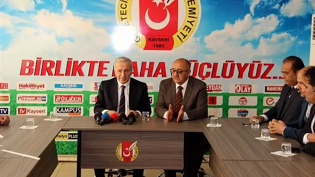 Vali Kamçı: 'Yüz akıyla ayrılmak nasip oldu'
