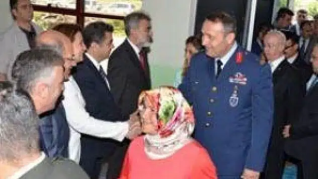 VALİ ORHAN DÜZGÜN: BAYRAMA ULAŞMANIN SEVİNCİNİ YAŞADIK
