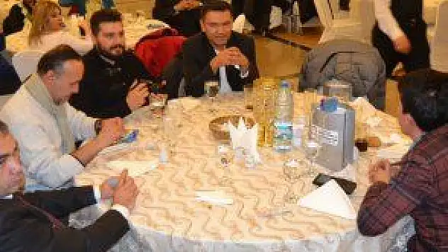VALİ ORHAN DÜZGÜN, GAZETECİLERLE BİR ARAYA GELDİ