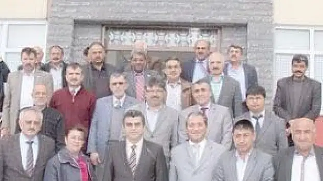 VALİ DÜZGÜN MUHTARLARIN SORUNLARINI DİNLEDİ