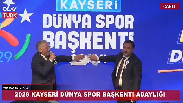 Vali ve Başkandan beklenmedik hamle! Sahnedeki o yazıyı bakın neden kapattılar?