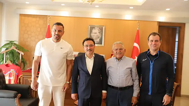 Valilik'te Kayserispor buluşması! İstifayla gündeme gelen isim Valiliğe gitti...