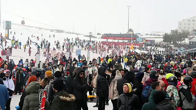 Vatandaşlar oraya akın etti! Pist doldu taştı