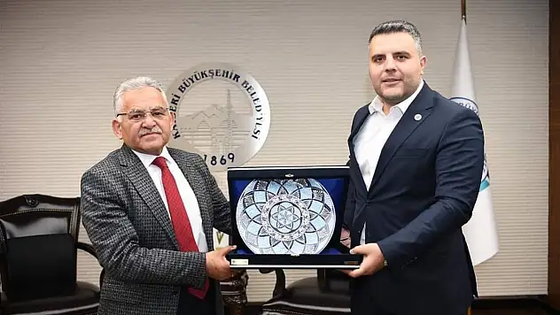 Veda ediyor! Bakın nereye gidiyor?