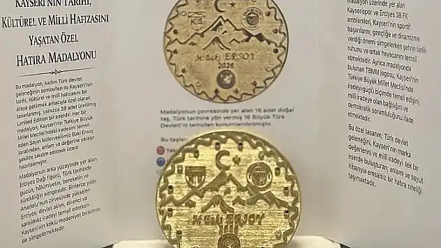 Vekil Ersoy, madalyonu bu kez bakın kime hediye etti?