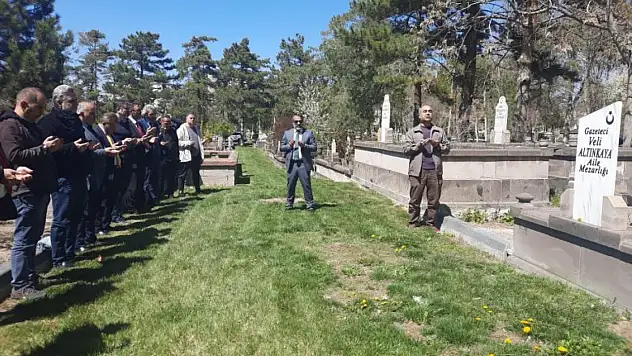 Veli Altınkaya mezarı başında anıldı
