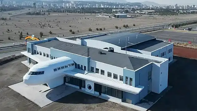 Veliler dikkat! Bu lisede okuyacak 48 öğrencinin geleceği kurtulacak